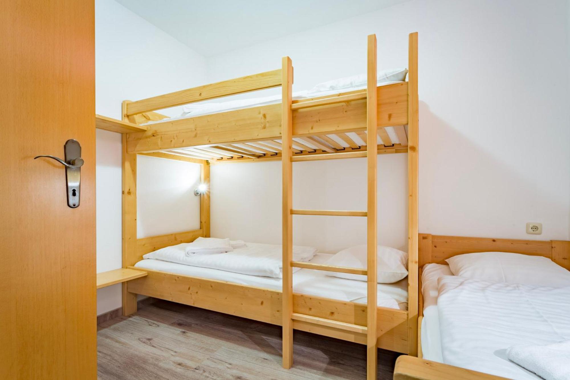 Aparthotel Sterngucker 쾨닉슬라이텐 외부 사진